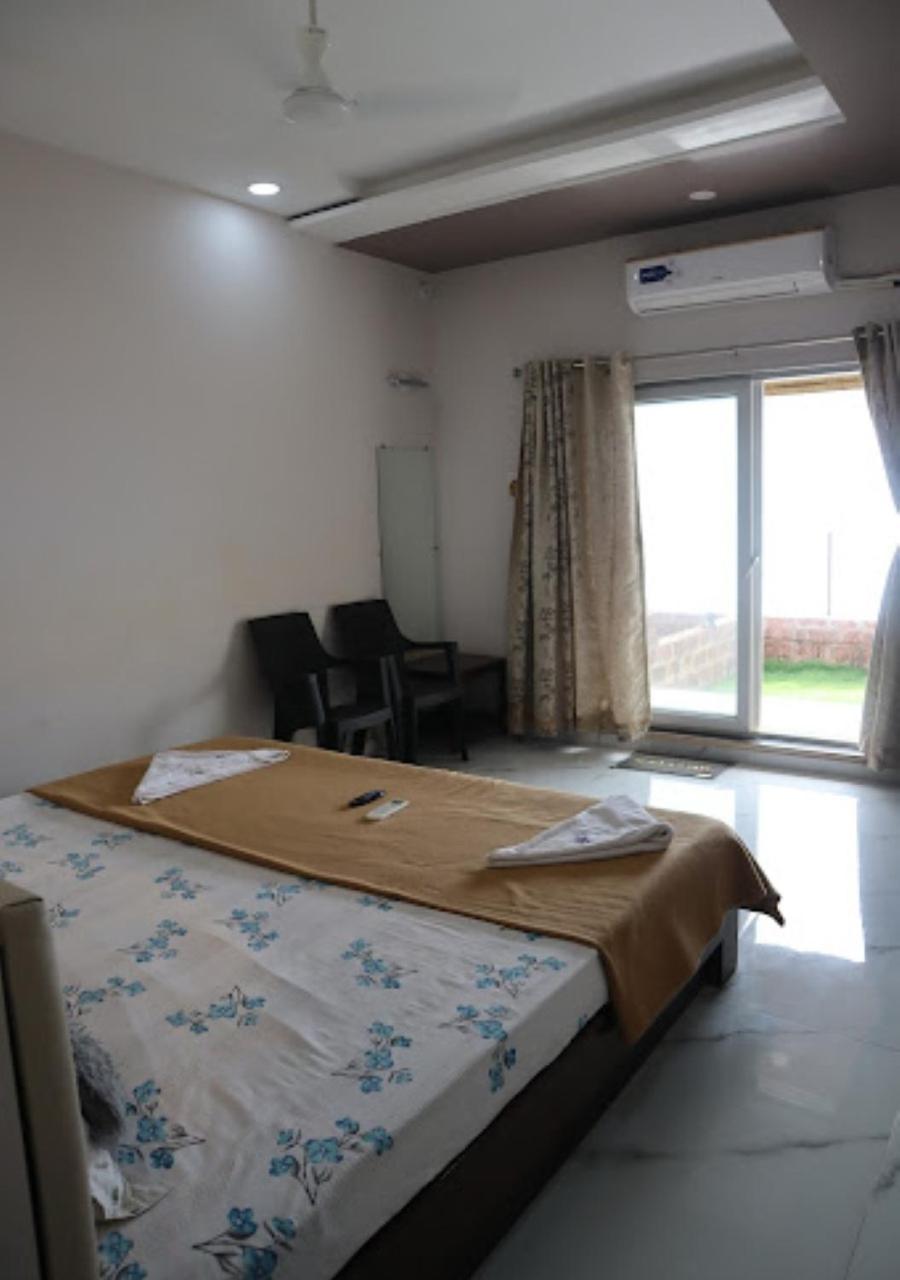 Sea King Beach Resort 甘帕普拉 外观 照片